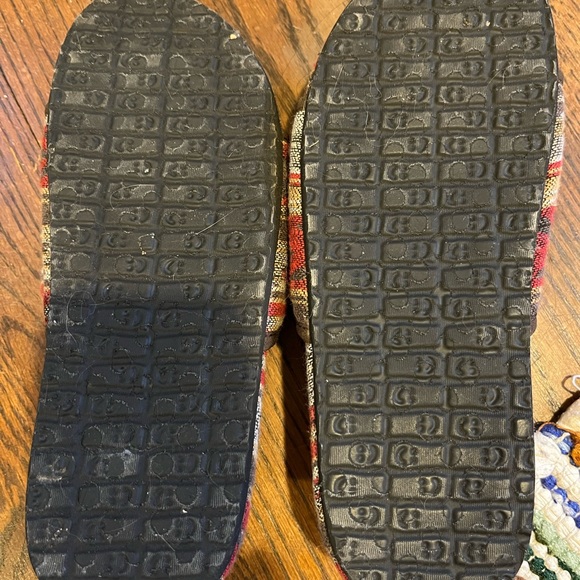 Sanuks. Size 7 women. Like new - Picture 5 of 5